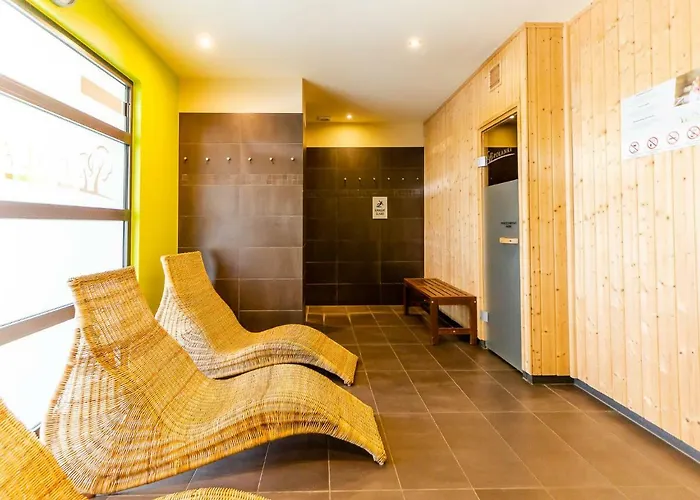 Апартаменты Pomaranczowy Z Basenem,sauna-blisko Morza. *