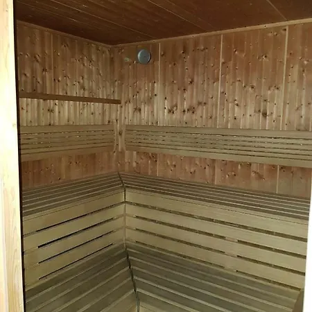 Apartment Pomaranczowy Z Basenem,sauna-blisko Morza. *